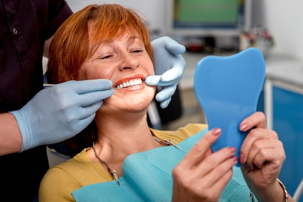 Adjusting To New Dentures: The Best Methods For Your New Smile